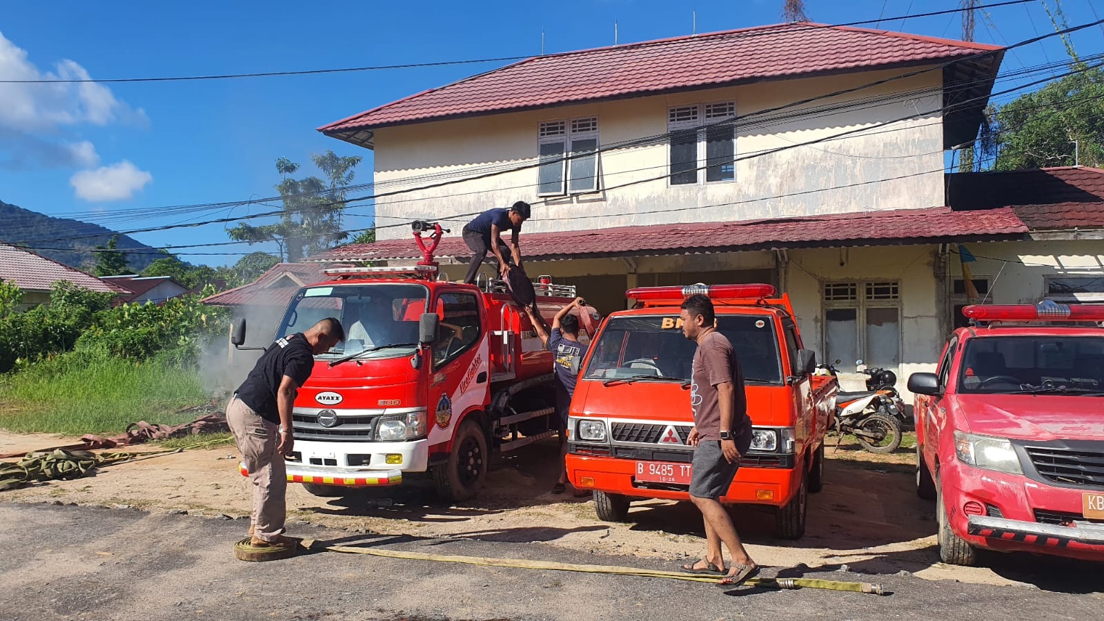 BPBD : Badan Penanggulangan Bencana Daerah (BPBD) Kayong Utara, Provinsi Kalimantan Barat, saat melakukan pengecekan alat pemadam kebakaran.
