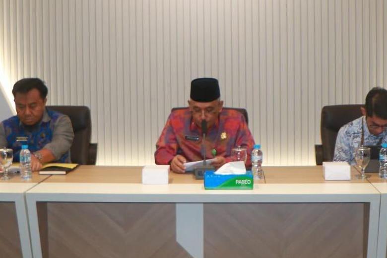 Sekretaris Daerah Kota Pontianak Amirullah memimpin forum diskusi terpumpun terkait penyusunan strategi kampanye SPALD-T.