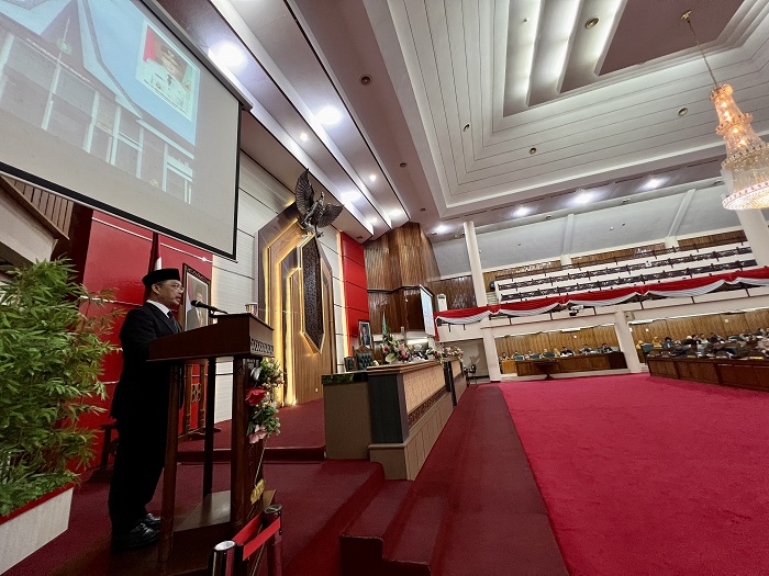 BERITA ACARA: Penandatanganan Berita Acara Persetujuan bersama antara Gubernur Kalbar dengan DPRD Provinsi Kalbar terhadap Raperda tentang RPJMD Tahun 2025-2029.