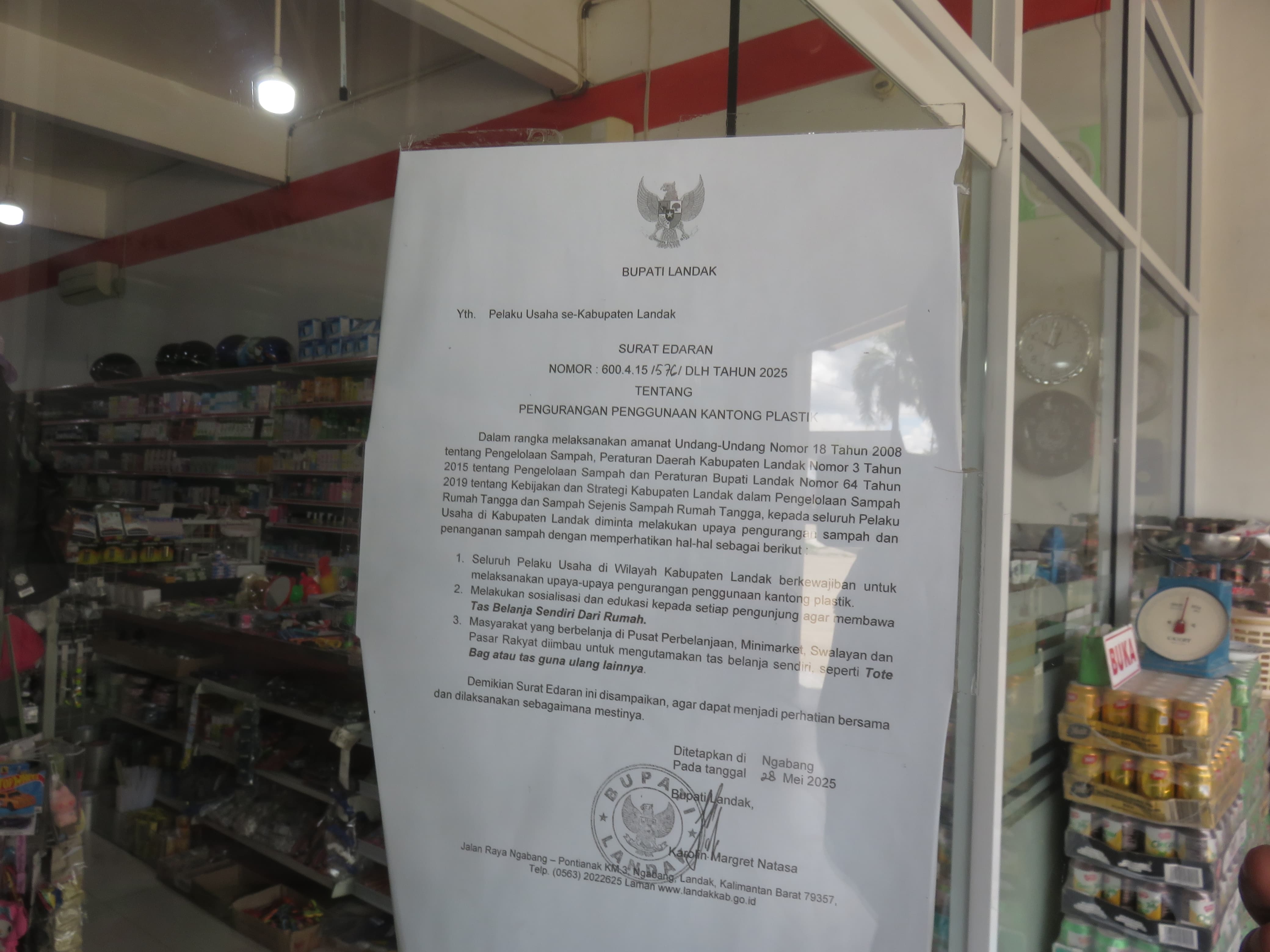 PLASTIK : Surat Edaran terkait pengurangan penggunaan kantong plastik.