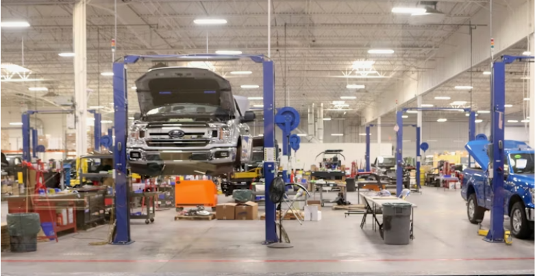 Angka penjualan whole sales mobil pada bulan Juni 2025 menunjukkan tren negatif. (Foto: Unsplash/Laurel and Michael Evans)
