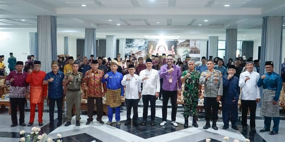 Wakil Wali Kota Singkawang, Muhammadin, membuka Seleksi MTQ XIV tingkat kota, Jumat (11/7). Ajang ini menjaring qari dan qariah terbaik menuju MTQ Provinsi Kalbar 2025.