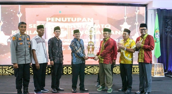 MTQ : Seleksi Musabaqah Tilawatil Qur&rsquo;an(MTQ) ke-XIV tingkat Kota Singkawang resmi ditutup oleh Asisten Perekonomian dan Pembangunan, H. Muslimin, yang juga menjabat sebagai Ketua LPTQ Kota Singkawang