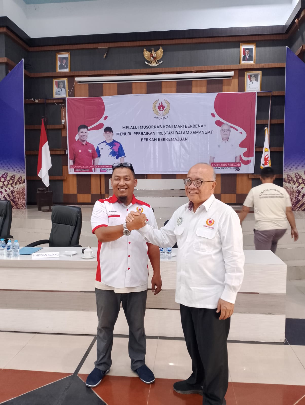 Dedi Suhendi resmi menjabat Ketua KONI Sambas usai Musorkab, siap dorong prestasi olahraga daerah.