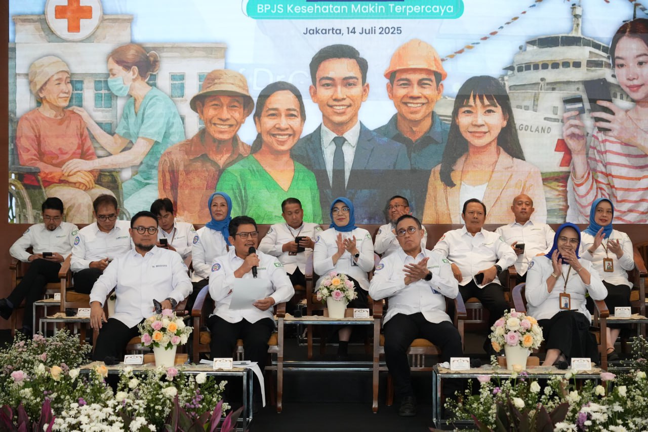 PAPARKAN: Direktur Utama BPJS Kesehatan Ghufron Mukti saat memaparkan capaian layanan dan pengelolaan program JKN tahun 2024.