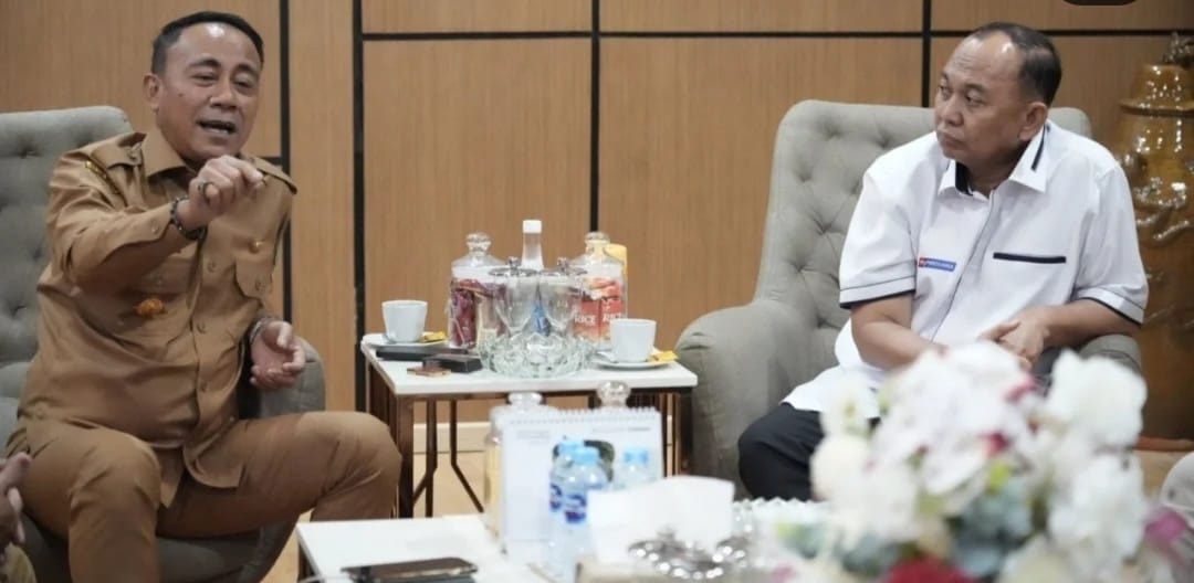 Wakil Gubernur Kalbar Krisantus Kurniawan menerima audiensi dari PT Pertamina Lubricants, membahas pengungkapan kasus oli palsu dan upaya bersama memperkuat pengawasan distribusi energi.