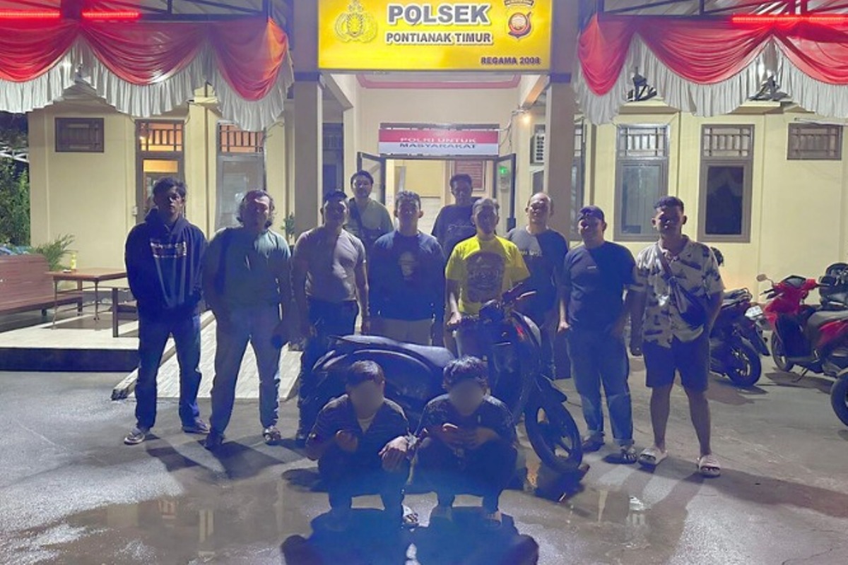 Dua tersangka curanmor AN (19) dan MR (18) diamankan di Mapolsek Pontianak timur, Rabu (9/7) malam.