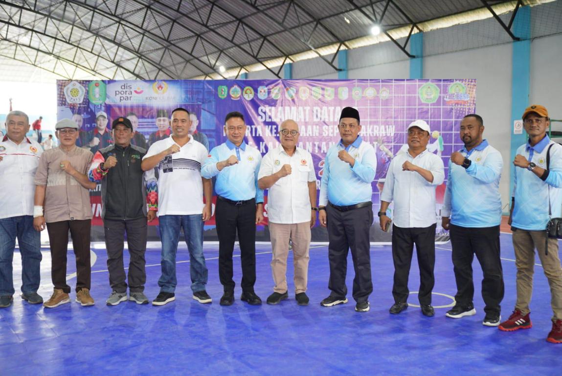 PEMBUKAAN: Pembukaan Kejuaraan Sepak Takraw Se-Kalbar di Sport Hall Universitas PGRI, Jumat (18/7).