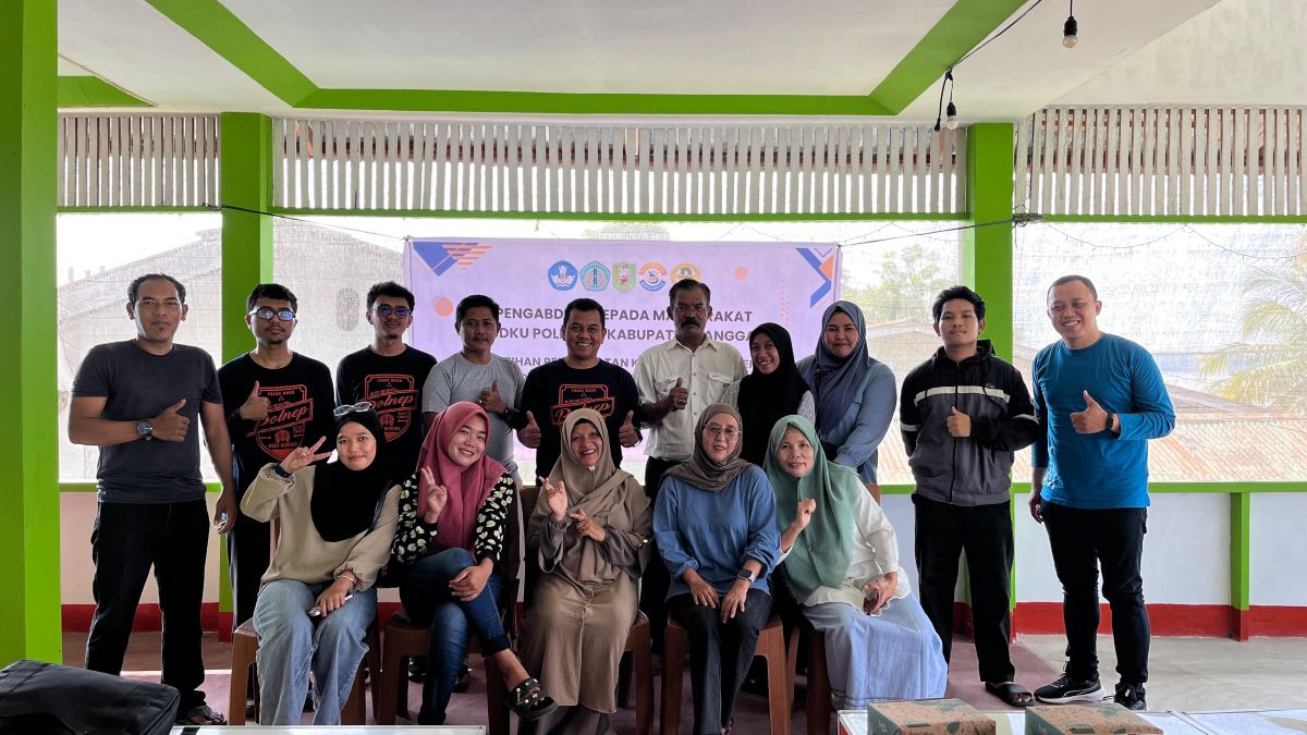 Foto bersama usai kegiatan pelatihan dan pendampingan oleh Tim PKM Polnep