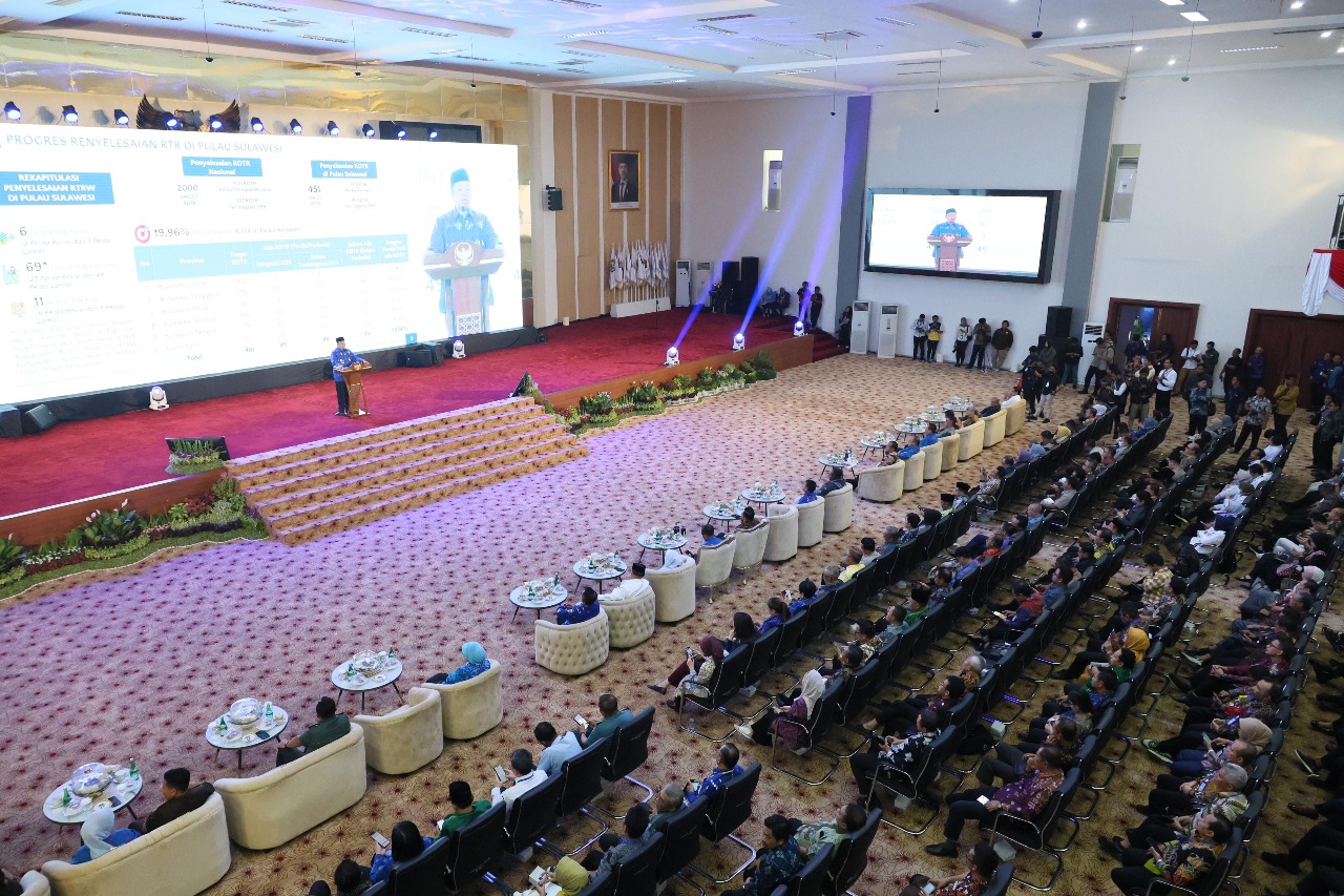 Nusron Wahid dalam Forum Koordinasi Pembangunan Wilayah Berbasis Penataan Ruang Pulau Sulawesi, di Gedung DPRD Provinsi Sulawesi Tengah.