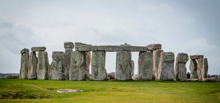 Fragmen Newall Boulder di Stonehenge, yang membuktikan batu raksasa diangkut oleh manusia, bukan oleh es.