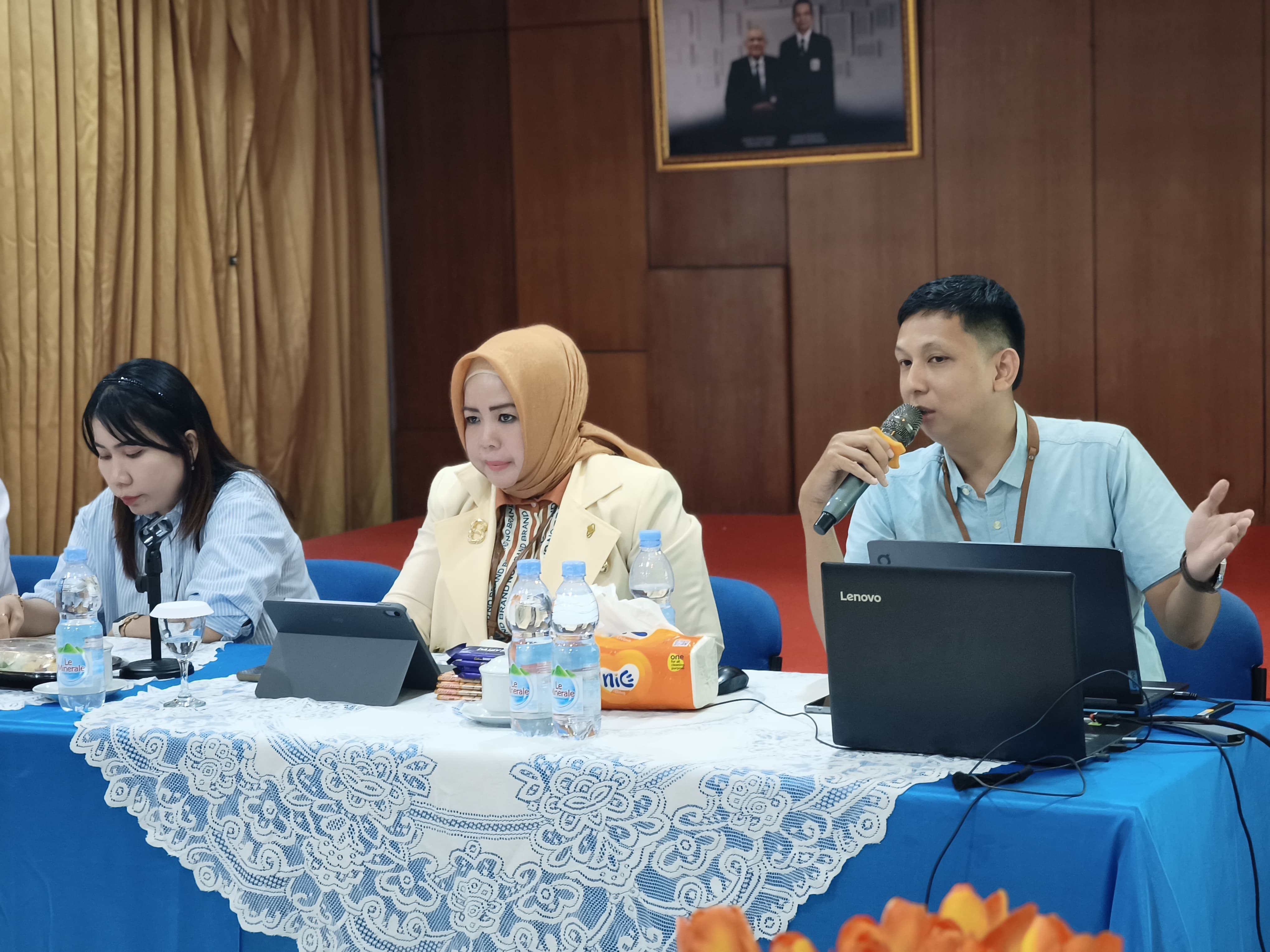Kegiatan Sosialisasi Flagging Taspen, Aplikasi Layanan Digital, dan Prosedur Perpindahan Kantor Bayar yang digelar di Aula Rapat Bank Kalbar Cabang Sambas, Rabu (23/7).