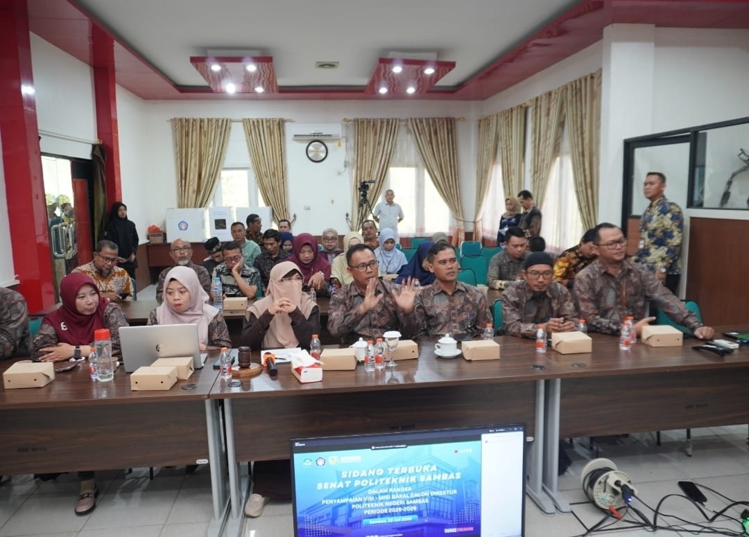 VISI MISI: Suasana tahapan penyampaian visi dan misi bakal calon direktur Poltesa.