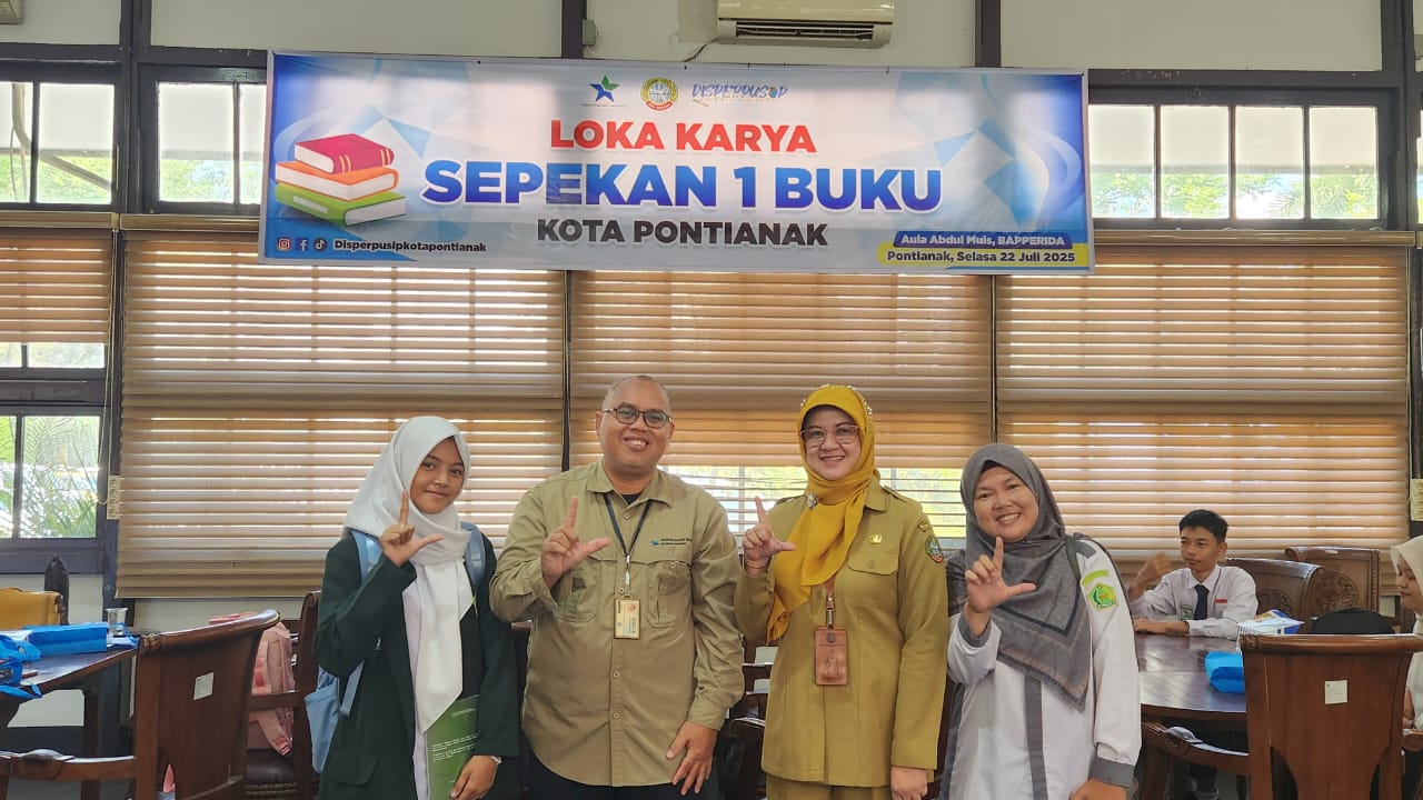 Guru dan siswa dari MAN 1 Pontianak turut berpartisipasi dalam kegiatan lokakarya program &ldquo;Sepekan 1 Buku&rdquo; yang digelar oleh Perpustakaan Nasional Republik Indonesia.