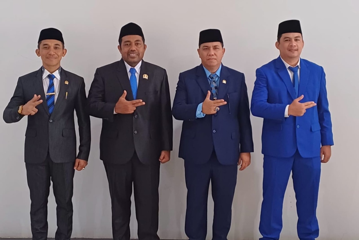 Fraksi PAN DPRD Kapuas Hulu mendukung penghentian sementara program transmigrasi baru.