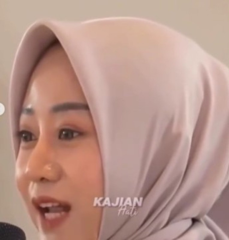Seorang perempuan mengaku diminta poliandri oleh suaminya.