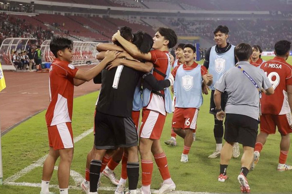 Pemain Timnas Indonesia U-23 merayakan kemenangan atas Thailand U-23 pada semifinal Piala AFF U-23 2025 di Stadion Utama Gelora Bung Karno (SUGBK), Senayan, Jakarta, Jumat (25/7/2025).