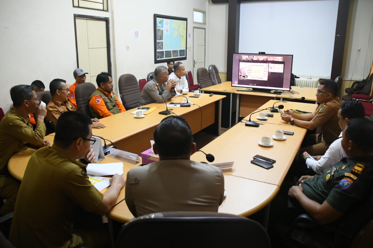 KARHUTLA : Rapat Monitoring Situasi Terkini Penanganan Kebakaran Hutan dan Lahan (Karhutla) Tahun 2025.