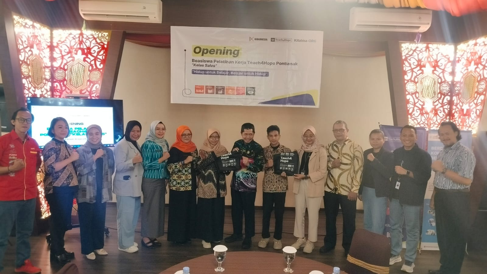 Kitabisa dan Kibernesia berkolaborasi dalam program teach4hope untuk membuka peluang kerja bagi kaum muda dari kelompok rentan.