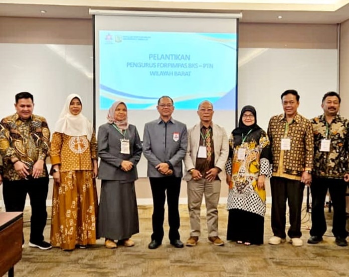Pengurus FORPIMPAS BKS PTN Wilayah Barat Periode 2025-2027 bersama Wakil Ketua BKS PTN Wilayah Barat.
