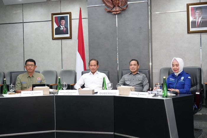 RAKORNAS: Rakornas Penanganan Karhutla secara virtual yang dihadiri Menteri Lingkungan Hidup dan Kepala BNPB didampingi Gubernur Kalbar Drs. H. Ria Norsan, MM., MH., bersama Forkopimda Kalbar.