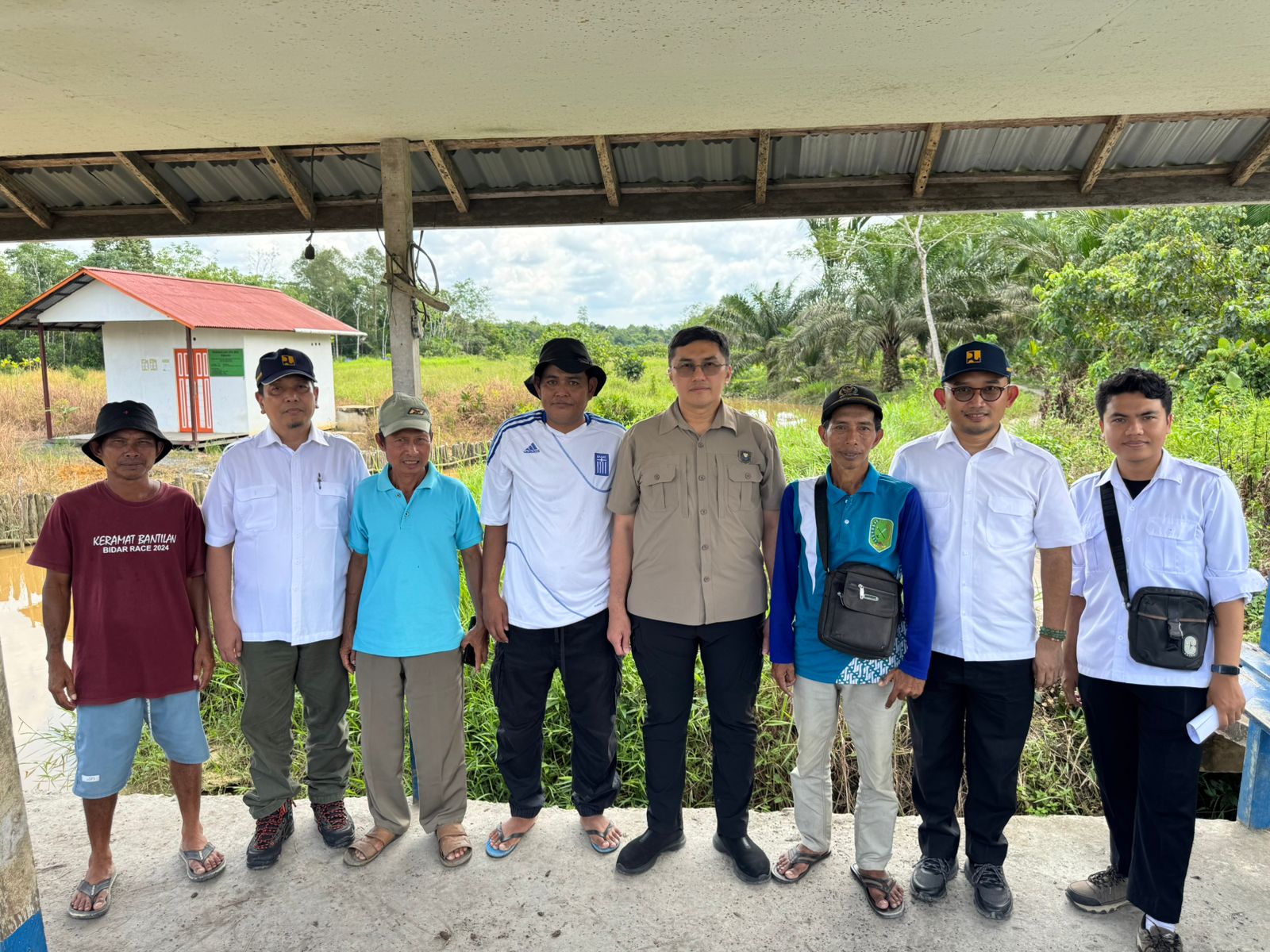 Kunjungan kerja Herzaky Mahendra Putra, Staf Khusus Menko Infrastruktur dan Pembangunan Kewilayahan Agus Harimurti Yudhoyono (AHY), bersama M. Tahid, Kepala Balai Wilayah Sungai Kalimantan I (BWSK I).