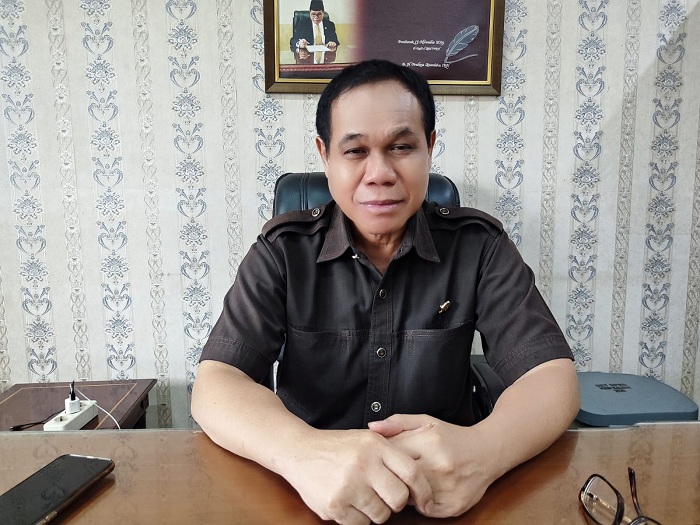 Wakil Ketua DPRD Kalbar, H. Prabasa Anantatur, dari Fraksi Golkar.