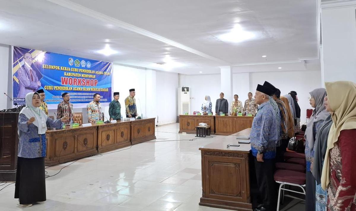 Suasana kegiatan workhsop transformasi kurikulum di Mempawah.