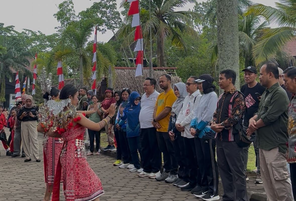 Suasana pembukaan acara Gemilang Budaya Kalimantan Barat 2025 di Museum Kalbar, Jumat (8/8).