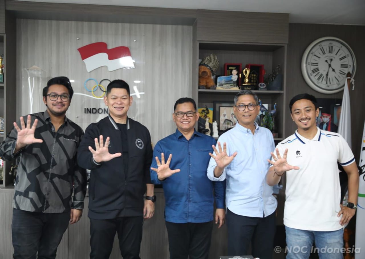 Ketua Umum KOI Raja Sapta Oktohari (kedua kiri) bersama jajaran PB ABTI usai membahas persiapan tim menuju Olympic Youth Games Senegal 2026.