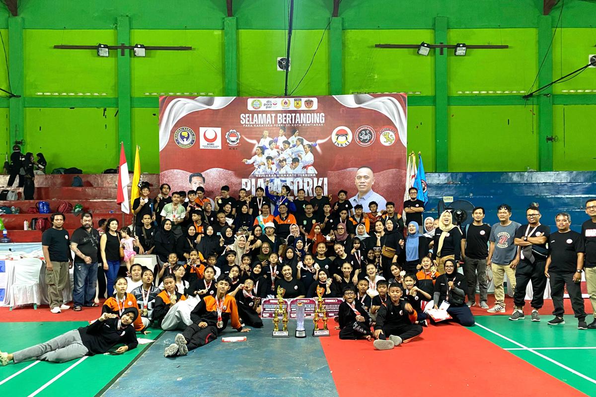UKC meraih juara umum pada kejuaraan Karate Serie 2 Forki Pontianak.