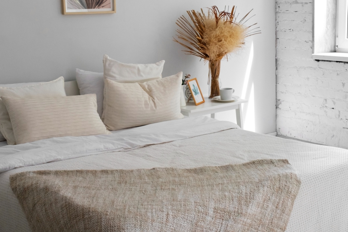 Cara mencuci sprei agar selembut hotel dengan bahan sederhana.