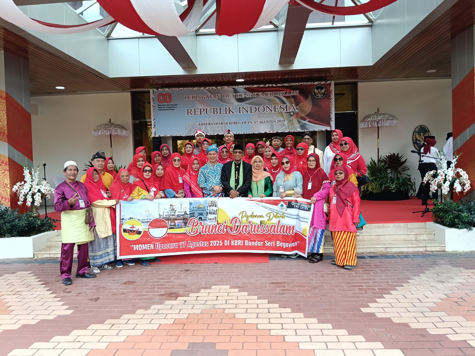 Yayasan Kejayaan Muallaf Indonesia saat tour dakwah di Brunei Darussalam.