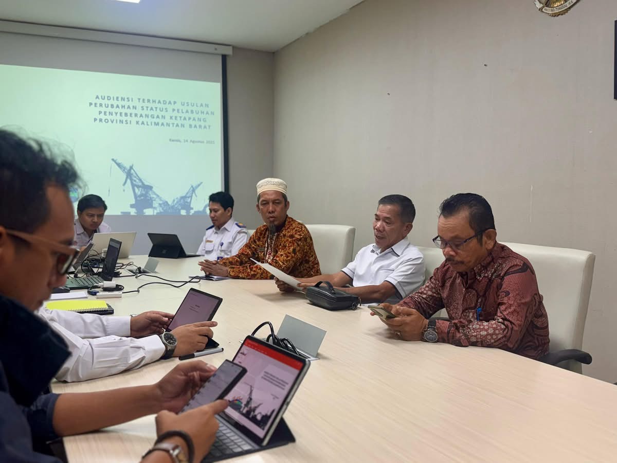 KOORDINASI : Wabup Ketapang, Jamhuri Amir, saat menyambangi Direktorat Perhubungan Laut, Kementerian Perhubungan, Kamis (14/8) lalu.