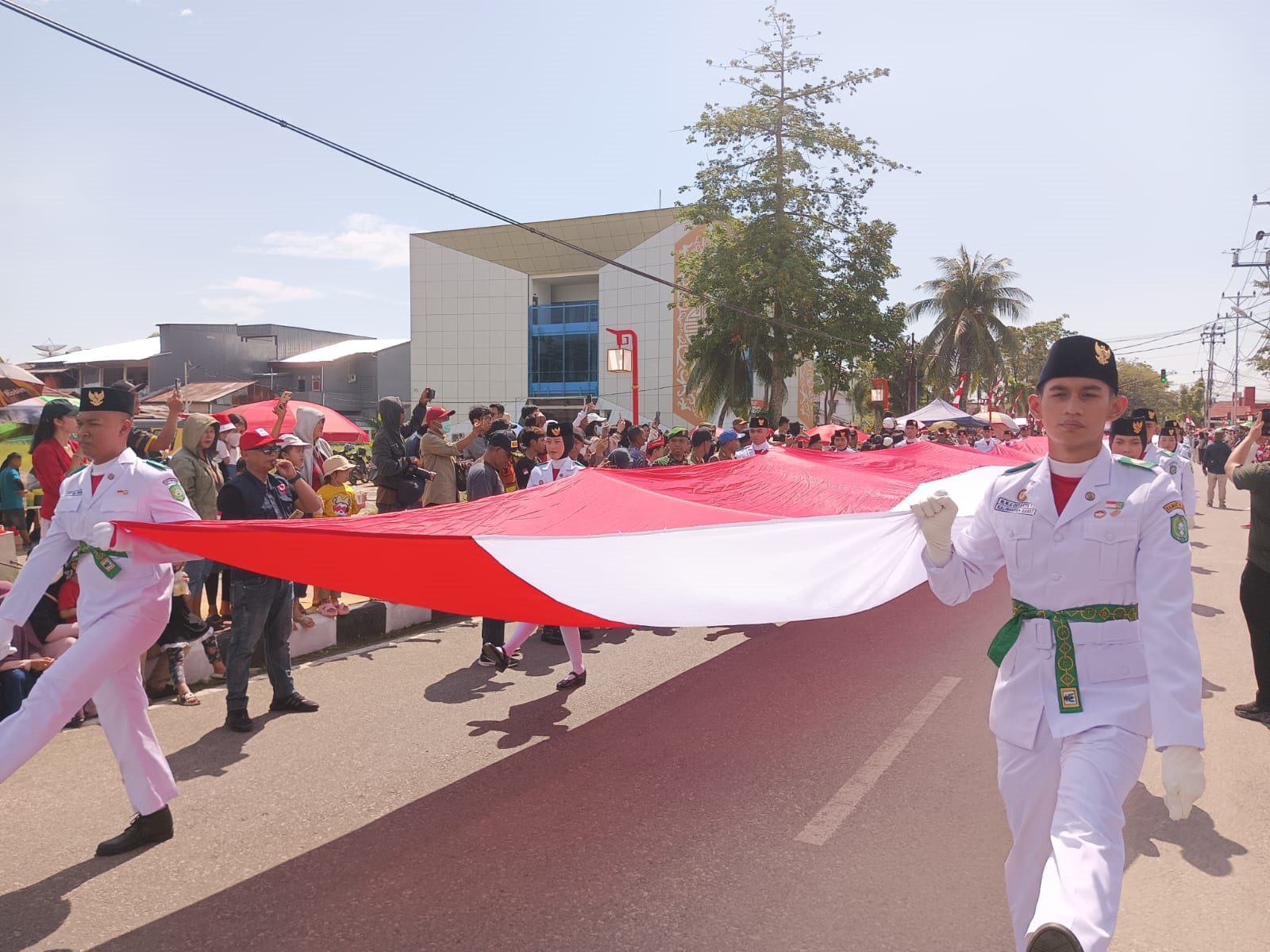 KARNAVAL : Pembukaan karnaval hingga serba serbi peserta karnaval HUT RI ke-80 di kota Singkawang.