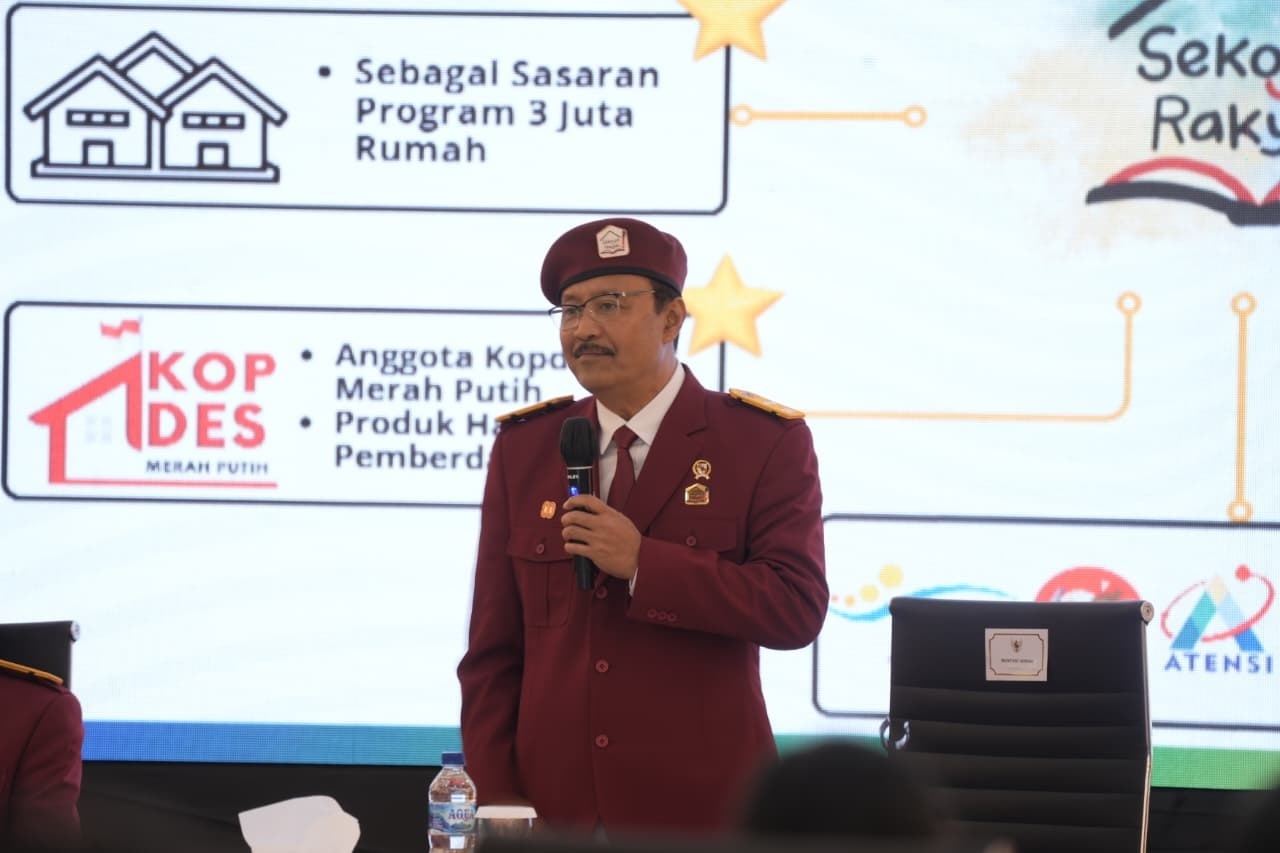 GURU MUNDUR: Menteri Sosial mengungkapkan 9 persen guru Sekolah Rakyat mundur, namun pengunduran ini tidak mempengaruhi proses belajar mengajar yang akan dimulai.