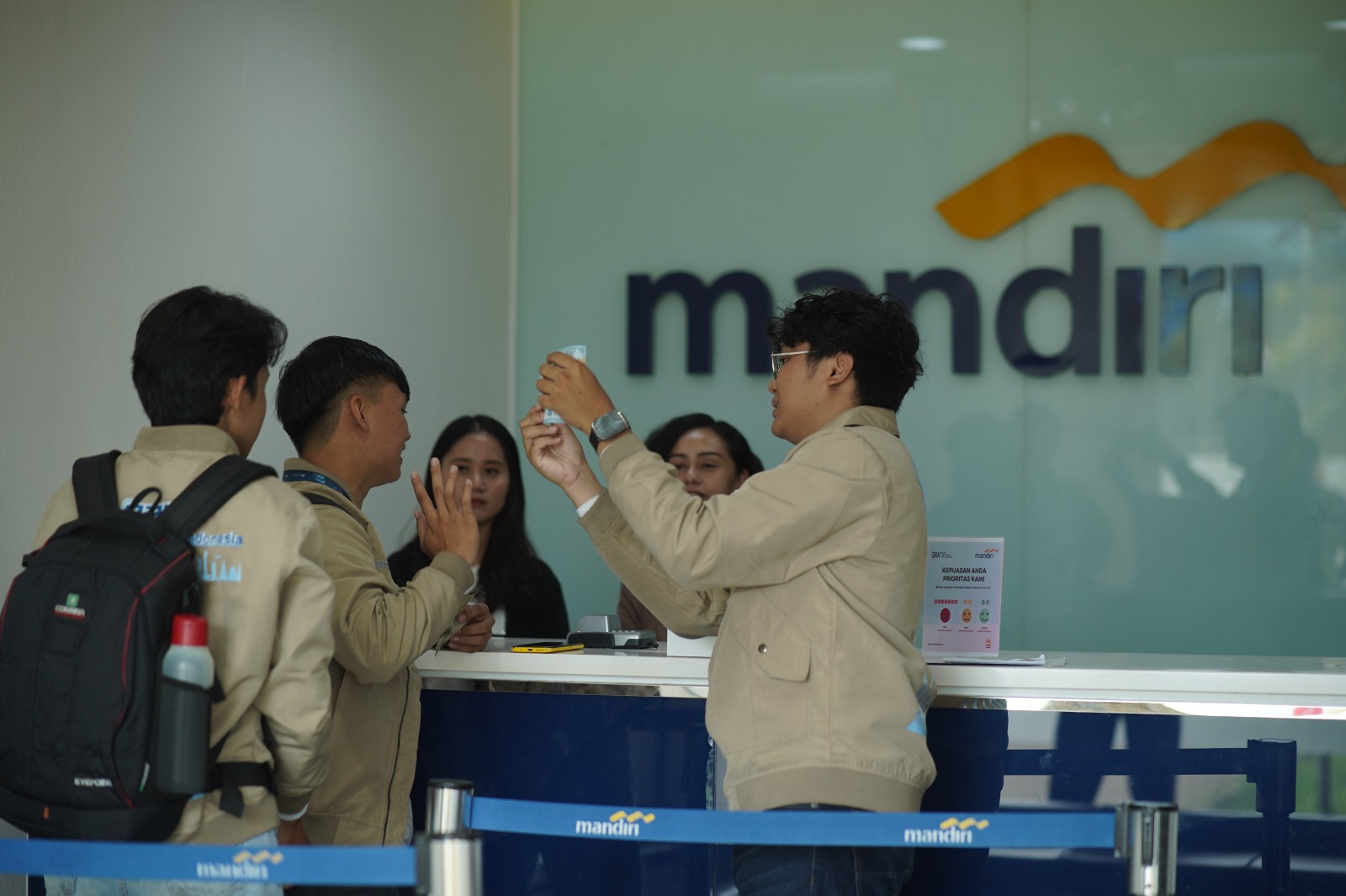 Para peserta saat menjankan misi dalam ajang QRIS Jelajah Indonesia (QJI) 2025.