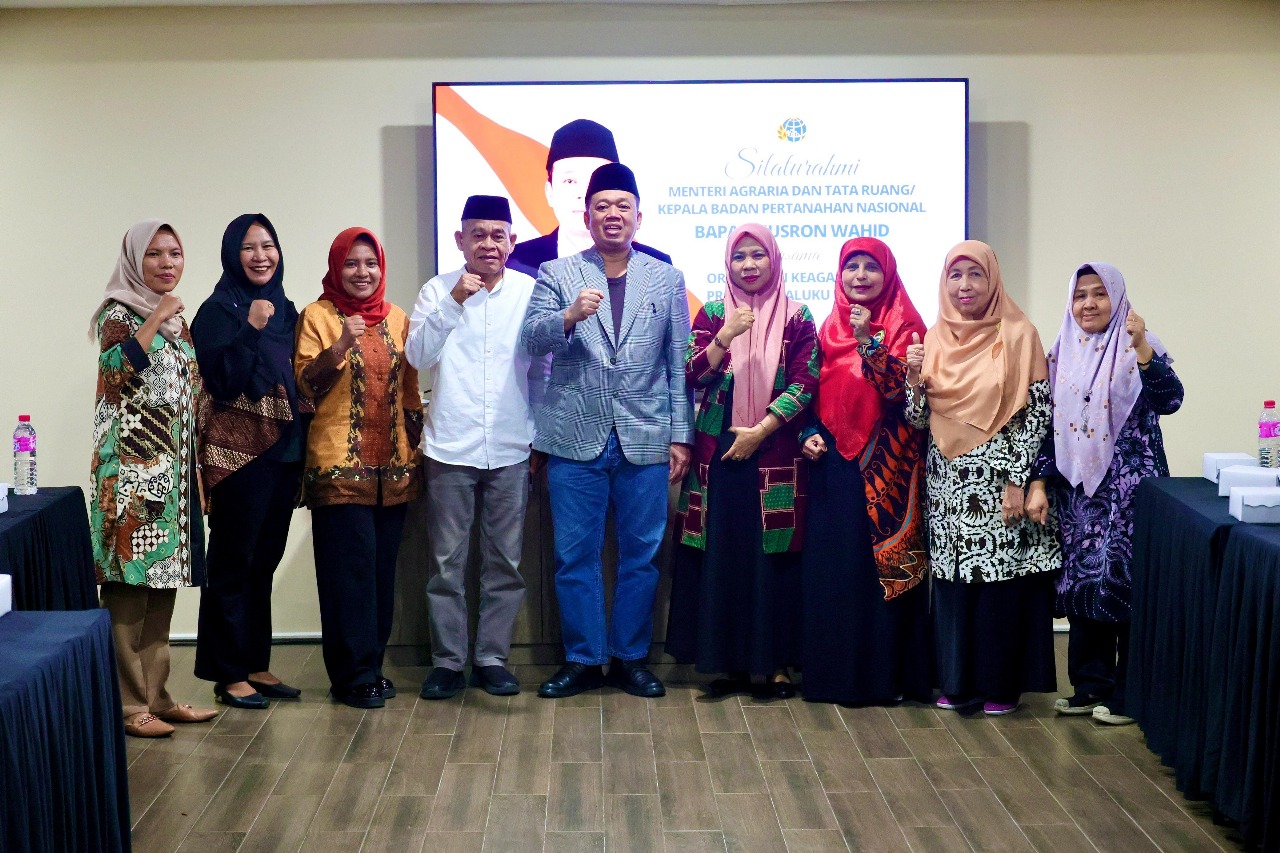 Menteri Nusron dalam pertemuan bersama para tokoh dan organisasi keagamaan di Kota Ternate, Sabtu (23/08/2025).