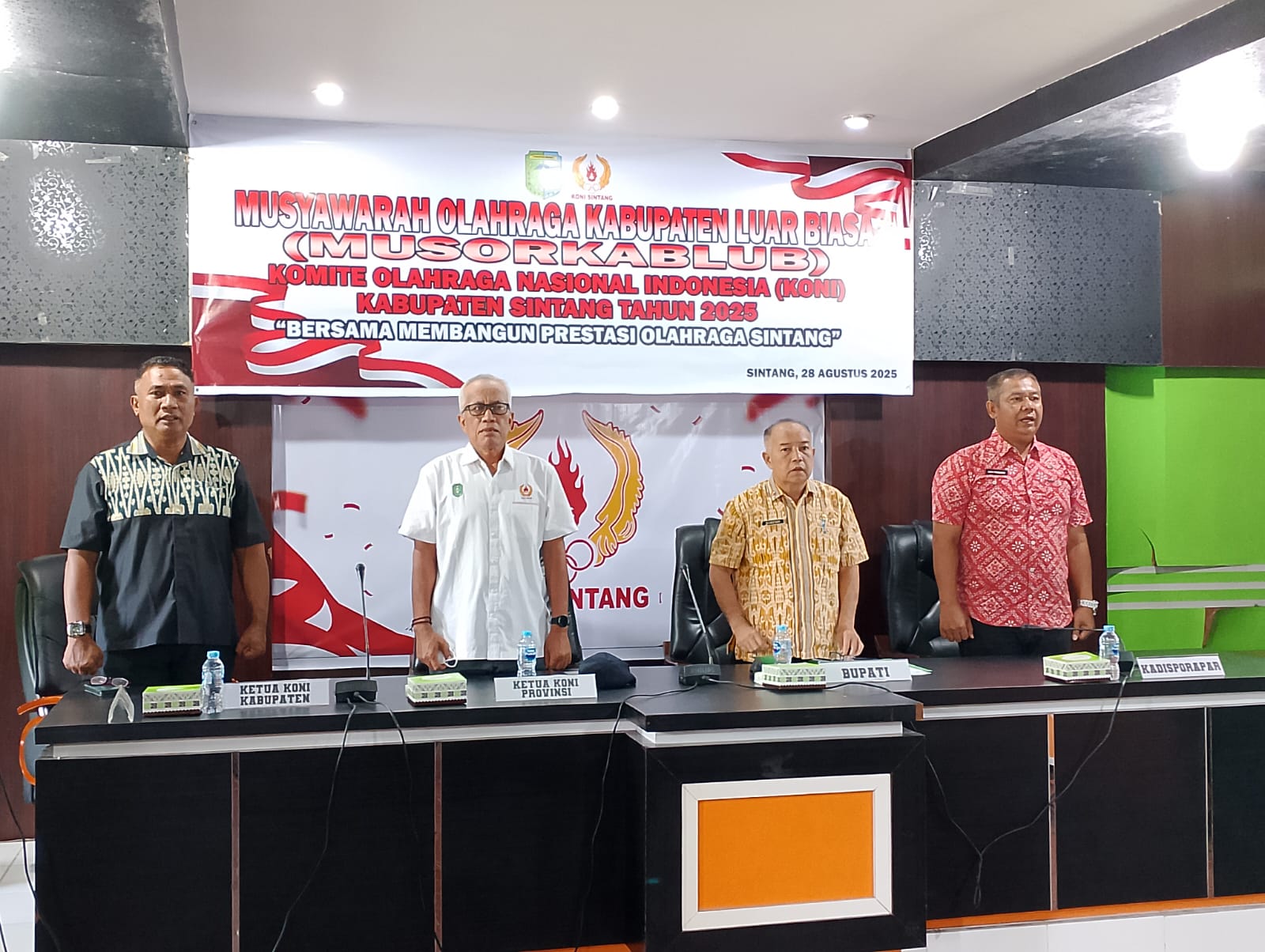 Pembukaan Musorkab KONI Kabupaten Sintang 2025 di Balai Ruwai, mengusung tema "Bersama Membangun Prestasi Olahraga Sintang"