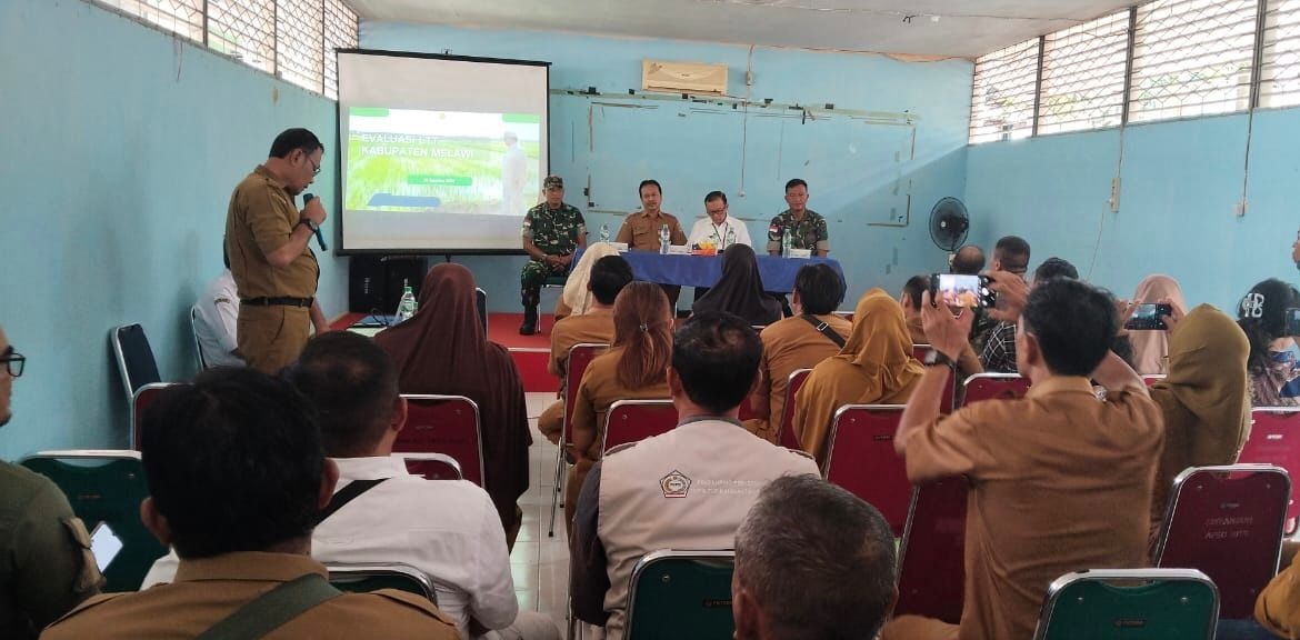 RAKOR: Suasana Rakor LTT Agustus 2025 bersama perwakilan lima kecamatan yang digelar Dinas Ketahanan Pangan dan Pertanian Kabupaten Melawi di Aula Dinas Pertanian.