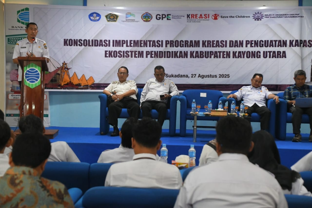 KONSOLIDASI : Sekretaris Daerah Kabupaten Kayong Utara, Erwin Sudrajat, membuka Konsolidasi Implementasi Program Kreasi dan Penguatan Kapasitas Ekosistem Pendidikan.