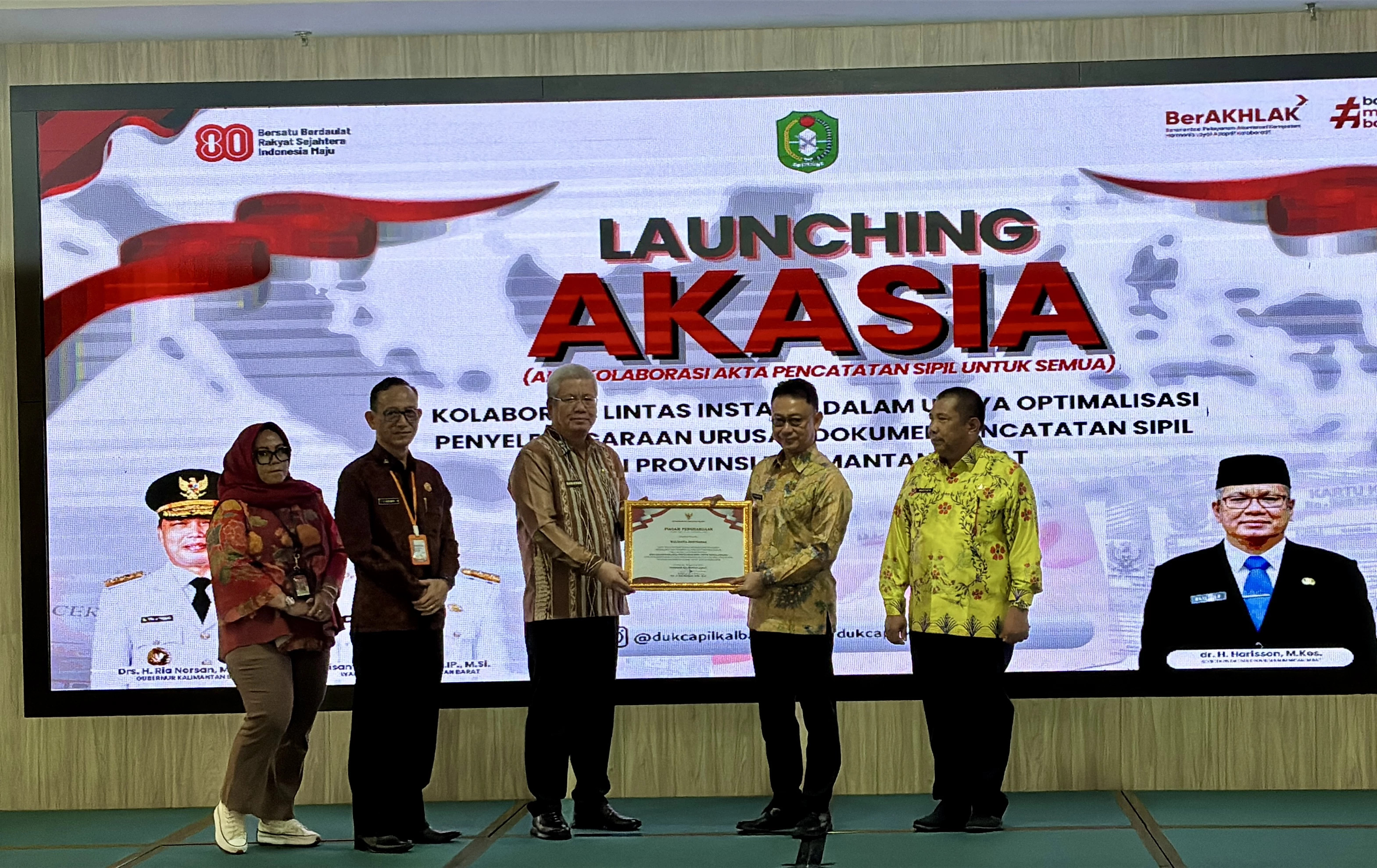 AKASIA: Wako Edi Kamtono Terima Penghargaan atas Dukungan Inovasi AKASIA.