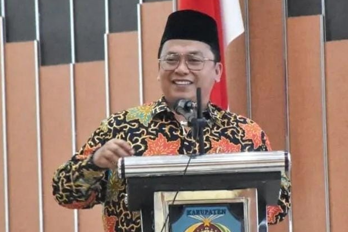 Wakil Bupati Kubu Raya Sukiryanto saat membuka kegiatan Pengukuhan Pengurus IKBM Kubu Raya 2025&ndash;2030 di Aula Praja Utama, Jumat (29/8).
