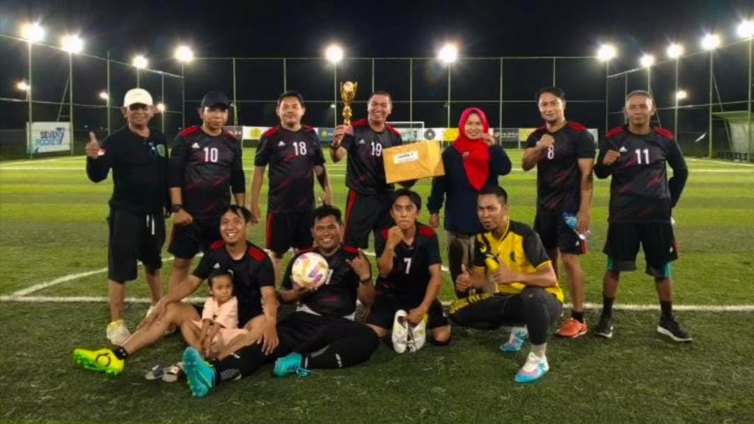Desa Pemangkat Kota keluar sebagai juara pertama minisoccer dalam lomba antar perangkat desa dan BPD se-Kecamatan Pemangkat yang digelar persatuaan perangkat desa Indonesia (PPDI) Kecamatan Pemangkat