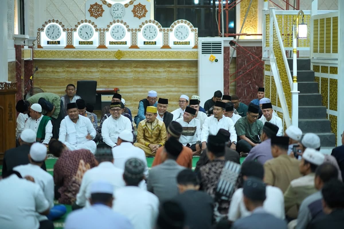 MAULID NABI : Wabup Ketapang, Jamhuri Amir, menghadiri peringatan Maulid Nabi Muhammad SAW di Masjid Agung Al-Ikhlas Ketapang, Senin (1/9) malam.