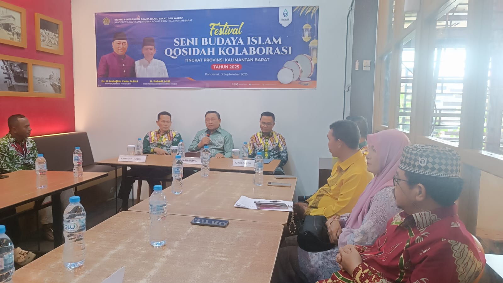 Kakanwil Kemenag Kalbar, Dr. H. Muhajirin Yanis, membuka Festival Seni Budaya Islam Qasidah Kolaborasi Kalbar 2025 di Pontianak, Selasa (3/9).