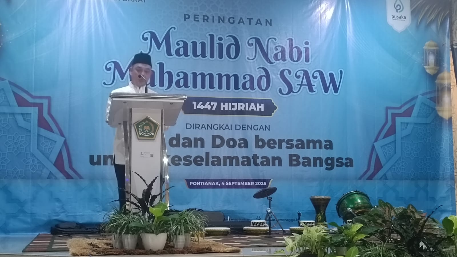 Gubernur Kalbar, Ria Norsan memberikan sambutan pada peringatan Maulid Nabi Muhammad SAW 1447 H di Aula Kanwil Kemenag Kalbar, Pontianak.