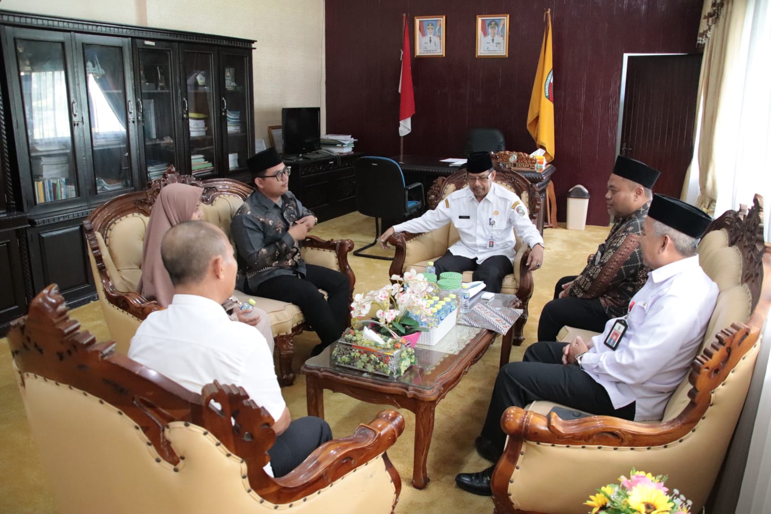 AUDIENSI: Kontingen Ponpes Darussalam gelar Audiensi dengan Sekda Mempawah