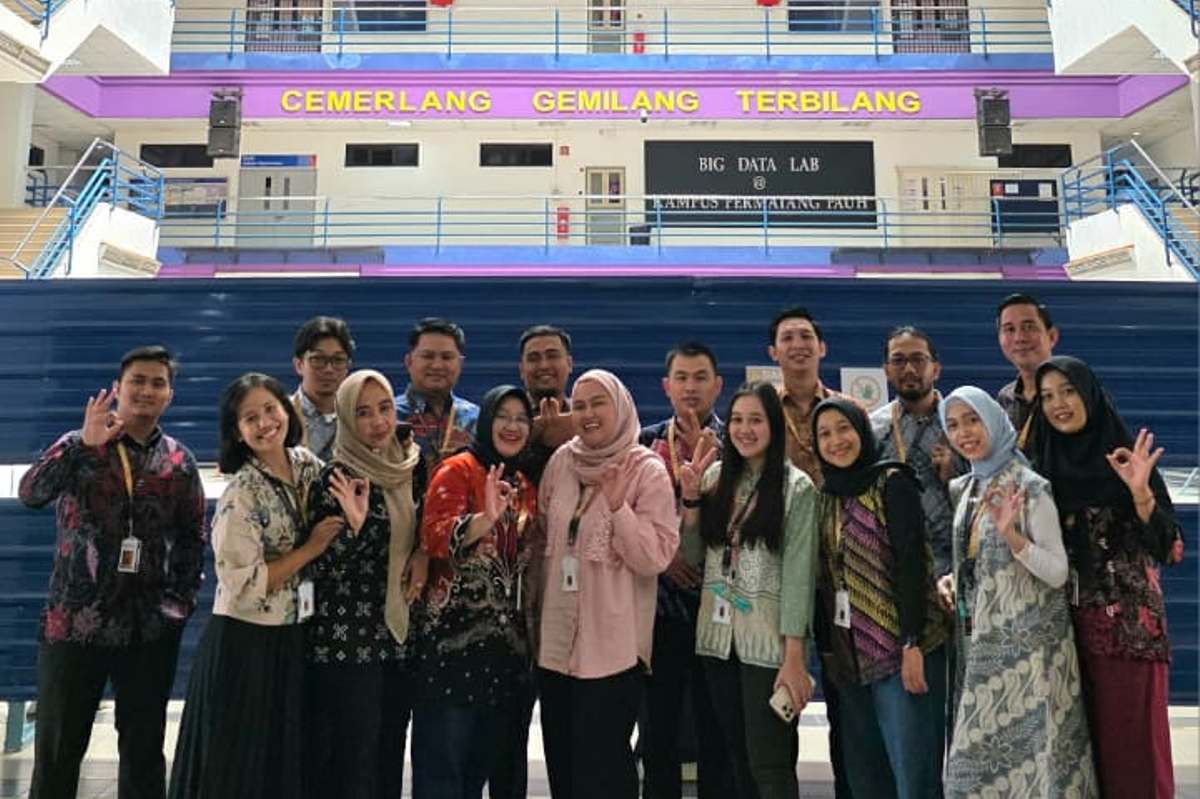 Mahasiswa Program Studi MM Angkatan 52 Reguler B Kelas A FEB Untan saat mengikuti kegiatan akademik di Pulau Pinang, Malaysia.