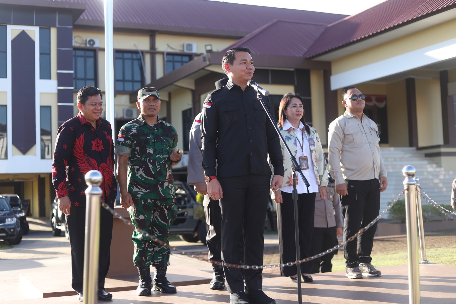 GABUNGAN : Patroli gabungan yang digelar Polres Kapuas Hulu bersama TNI dan Forkompinda Kapuas Hulu.